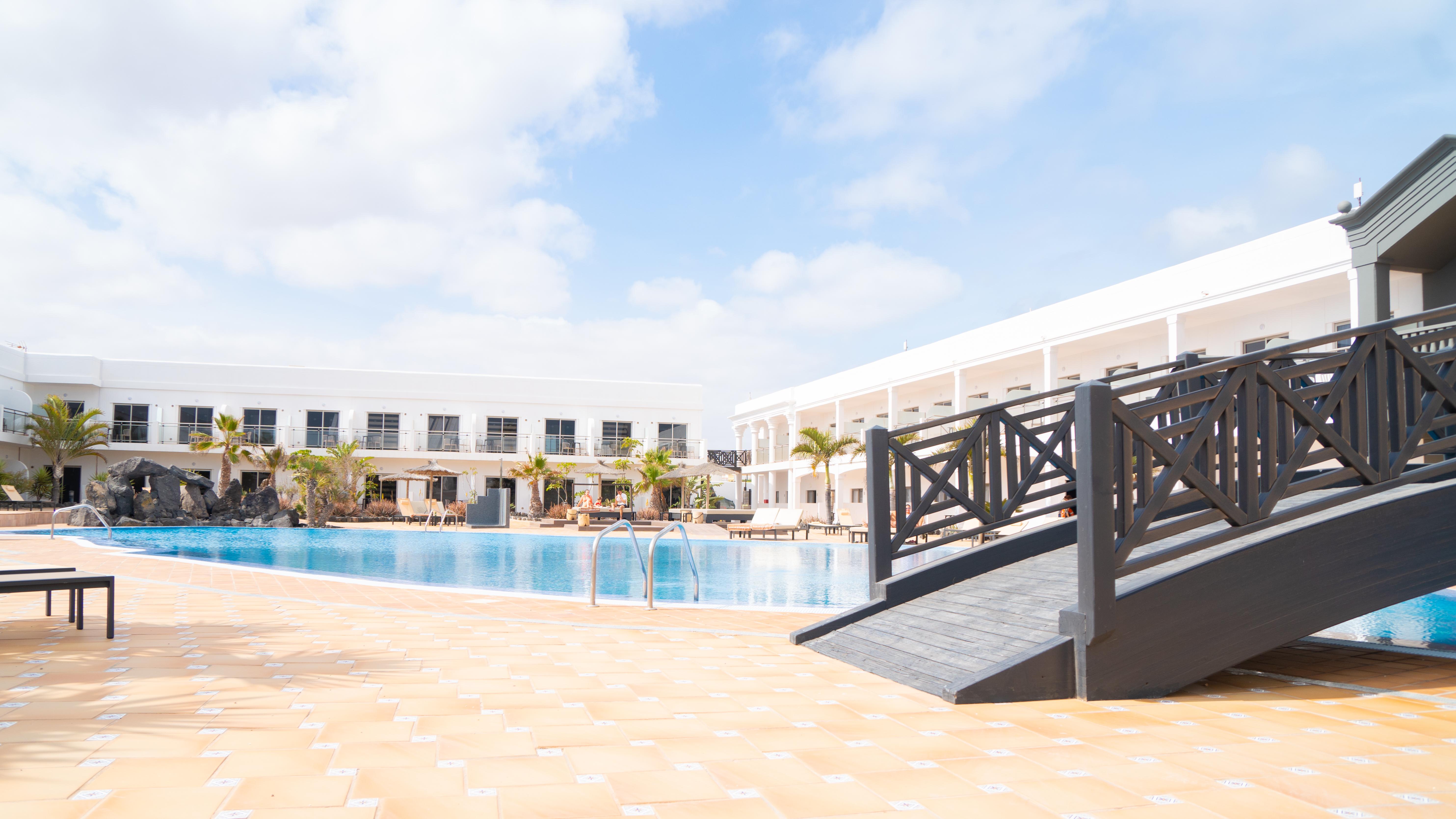 ОТЕЛЬ CORAL COTILLO BEACH EL COTILLO (FUERTEVENTURA) 4* (Испания) - от 4527  RUB | NOCHI